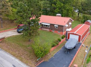 912 Elm Dr, Warsaw, MO 65355