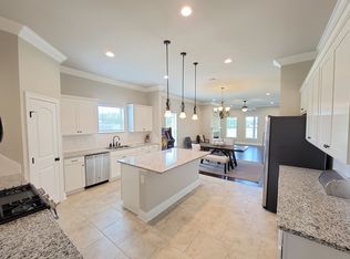 400 Mangrove Ln, Bossier City, LA 71111