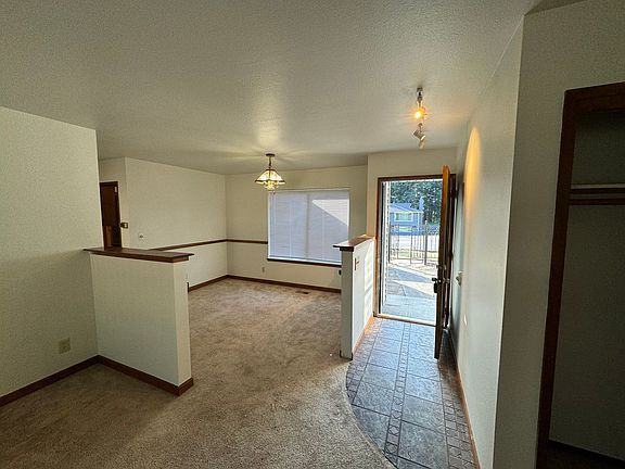 2nd image of 1248 NE Oleary St