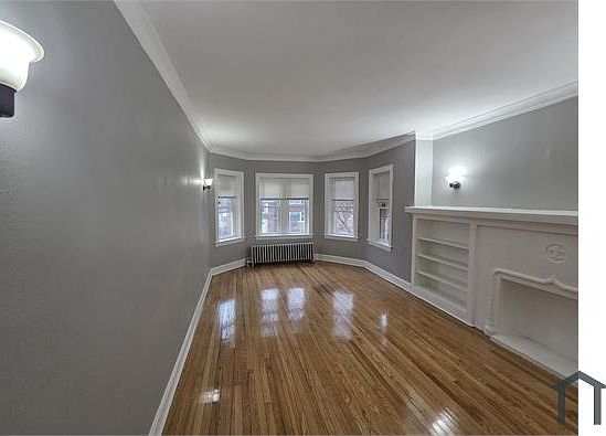 1st image of 7527 S Colfax Ave
