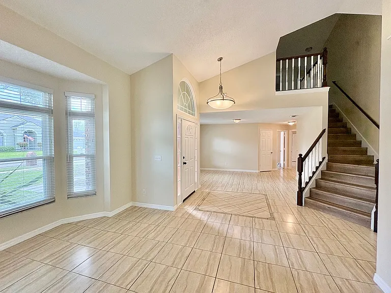 2813 Rolling Broak Dr — Photo 5