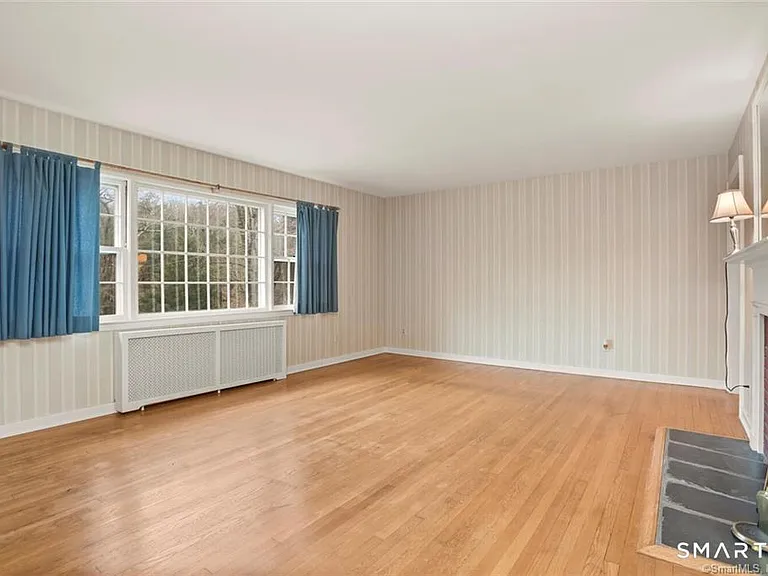 501 Lambert Rd — Photo 7