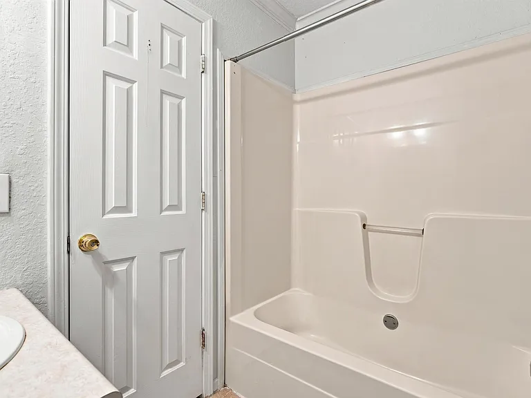 114 Cedar St #6 — Photo 20