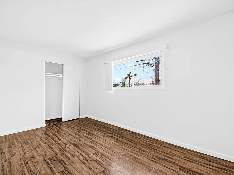 908 Roswell Avenue — Photo 33