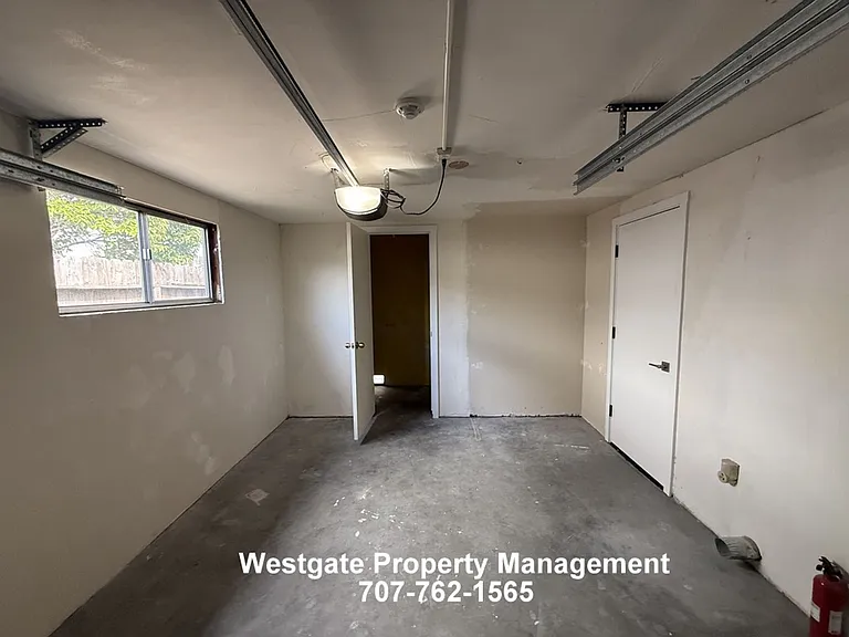 11 Alma Ct — Photo 14