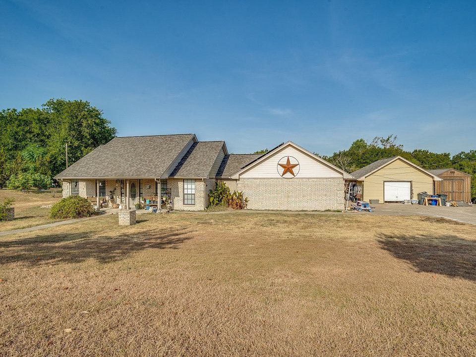 1st image of 104 Greenoaks Cir