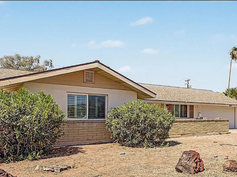 1000 E Loyola Dr — Photo 31