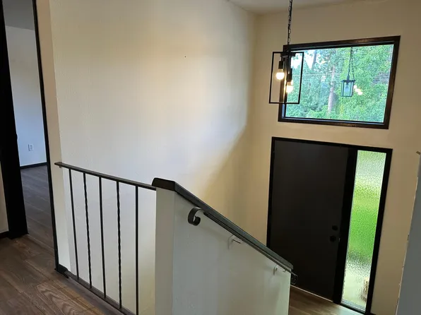 9621 N Indian Trail Rd, Spokane, WA 99208