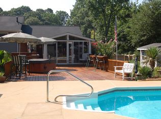 2111 Rocky Knoll Dr, Charlotte, NC 28210