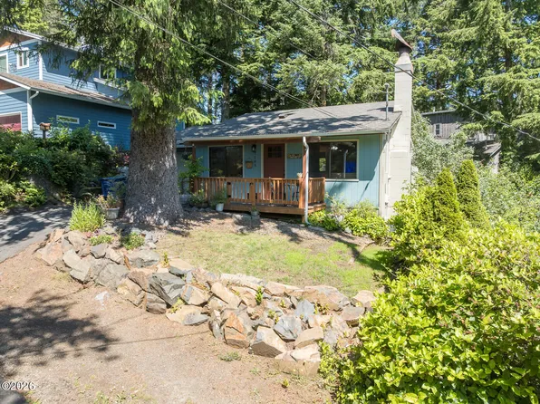 7185 Church Ave, Gleneden Beach, OR 97388