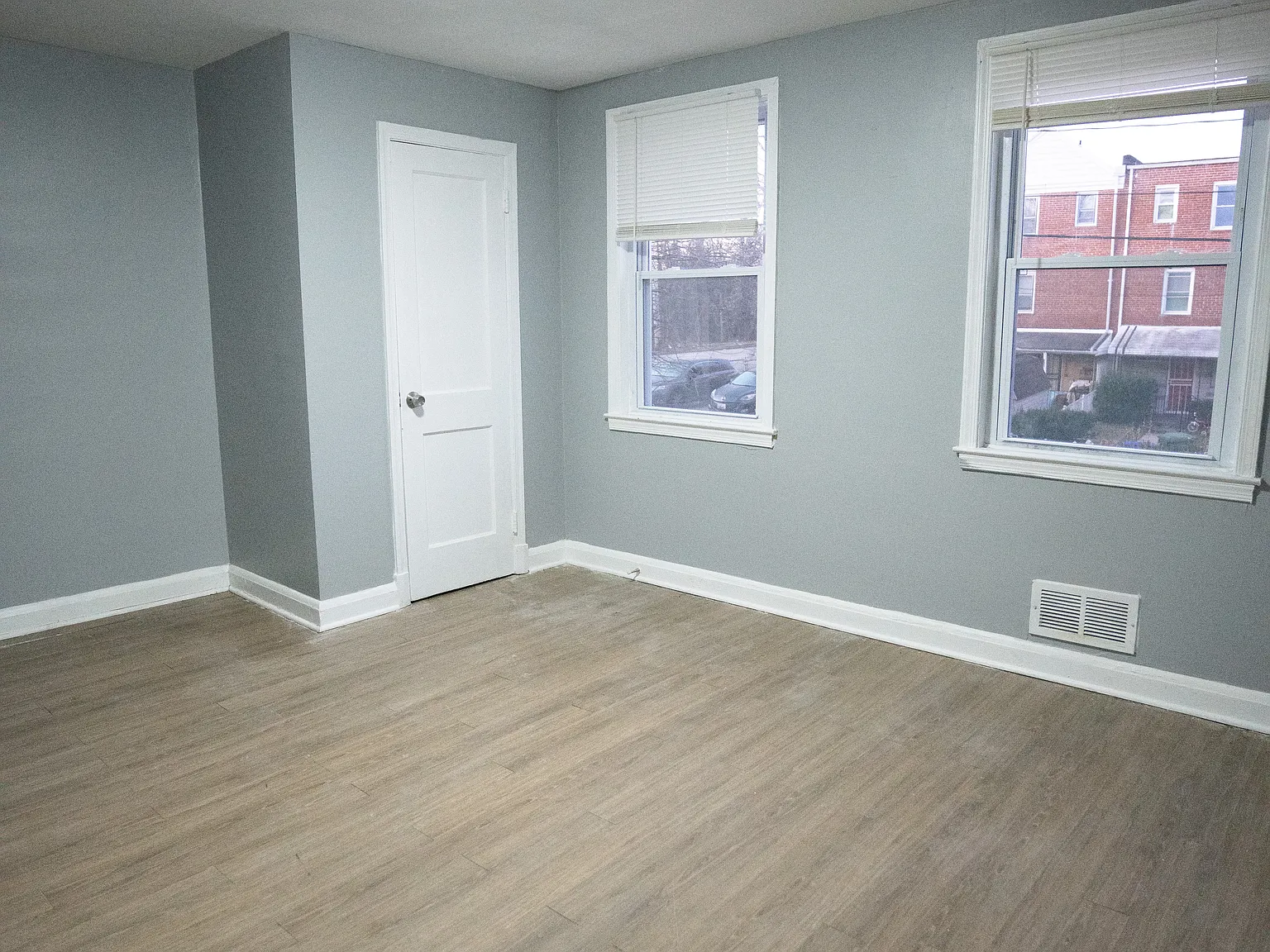 3 bed, 1.0 bath, $2,100 — Photo 3