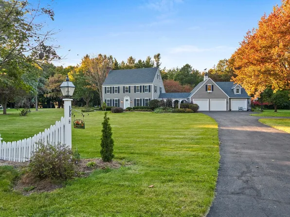 21 Crestview Dr, Hortonville, WI 54944