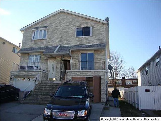 1st image of 48 Regis Dr