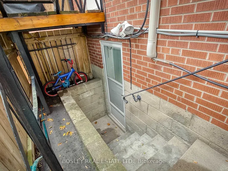 144 Evelyn Ave #LOWER — Photo 2
