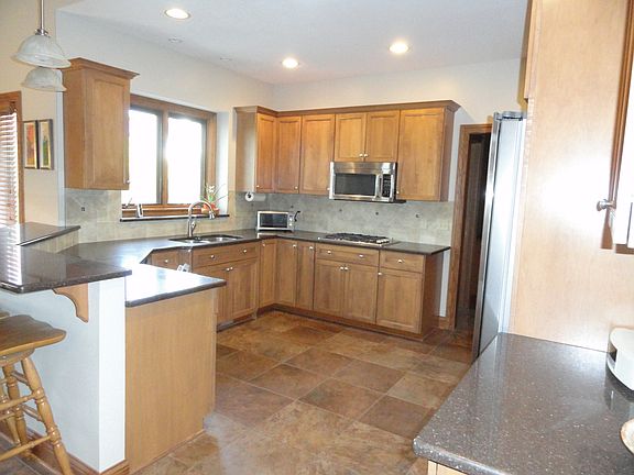 5th image of 630 Bentbrook Dr