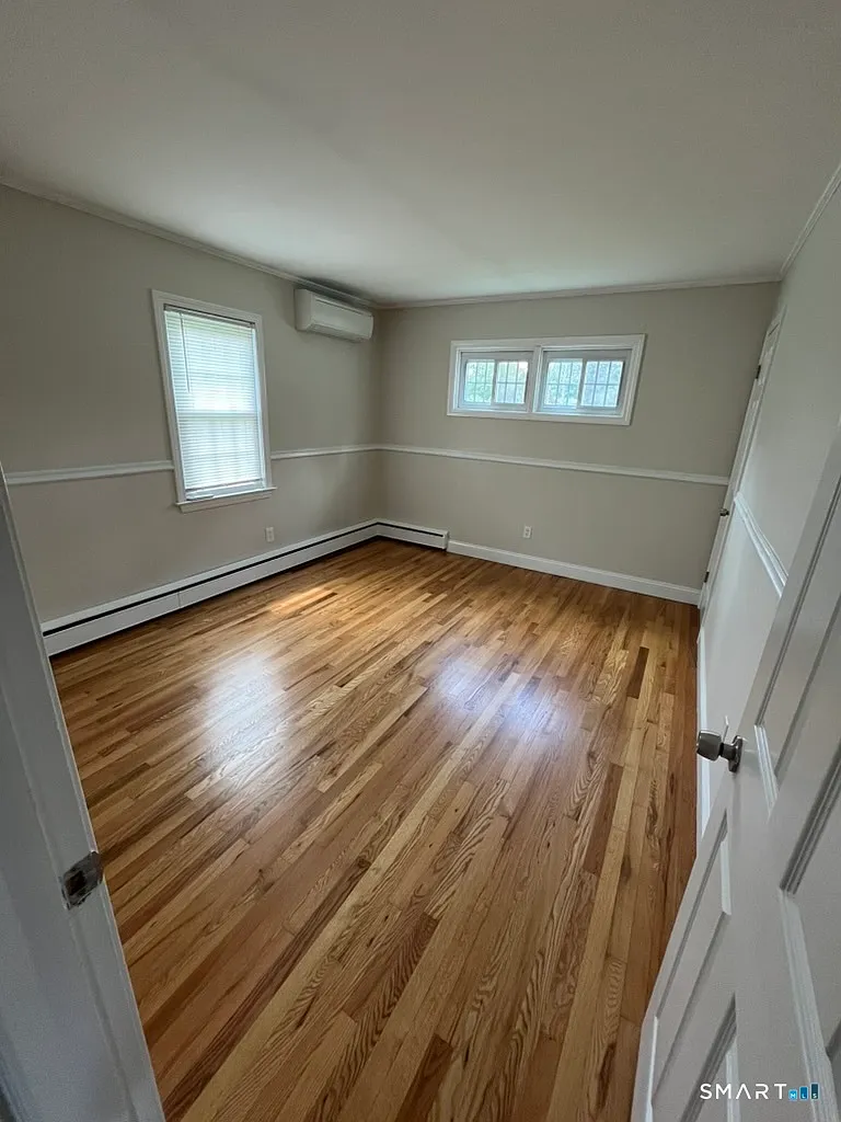 3 bed, 2.5 bath, 1381 sqft, $3,400 — Photo 4