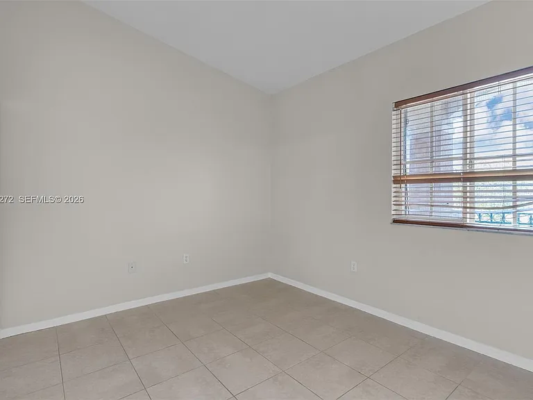 1241 SE 29th St #202-27 — Photo 15