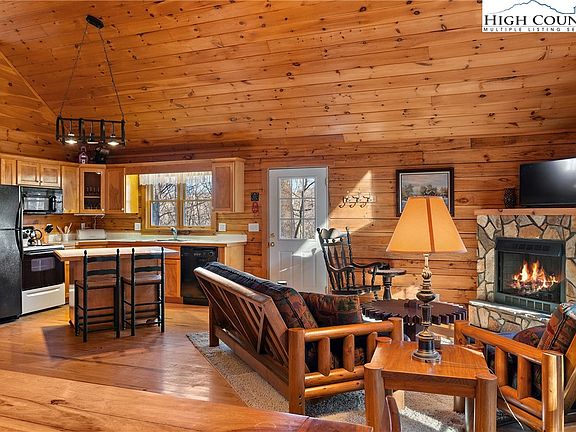 4th image of 554 Timber Lakes Drive