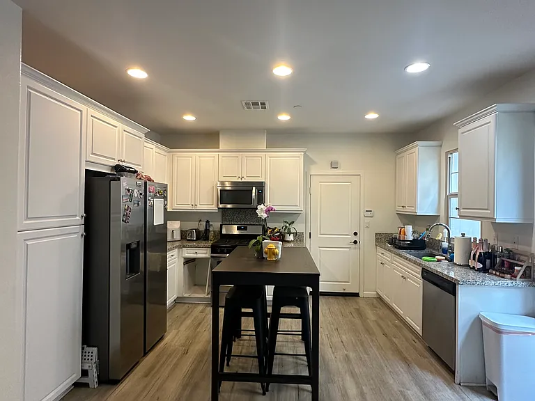 563 S Casita St — Photo 3