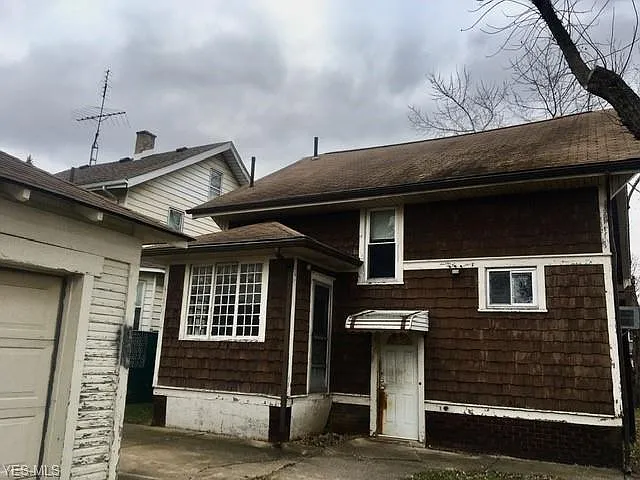 1227 Dueber Ave SW photo 1