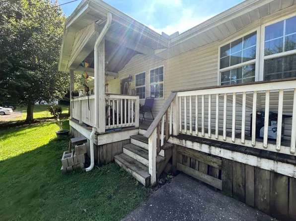 2438 Boone St, Ashland, KY 41101