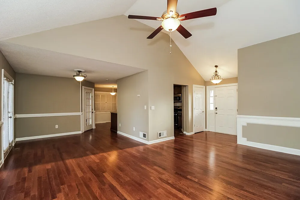 3 bed, 2.0 bath, 1395 sqft, $2,495 — Photo 4