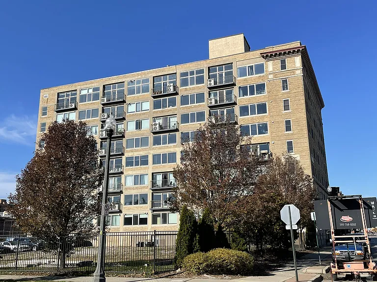 2915 John R St #405 — Photo 2