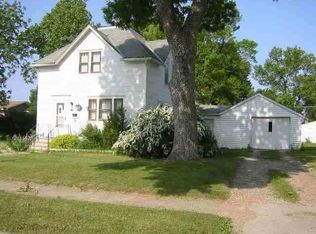 913 7th St, Clarkfield, MN 56223