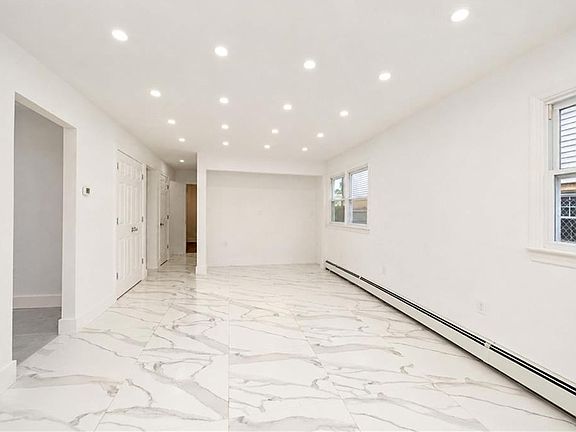 4th image of 75 Muller Ave