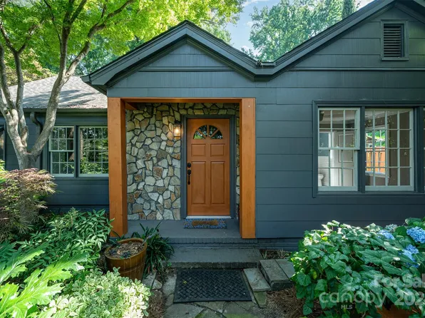 1645 Arnold Dr, Charlotte, NC 28205