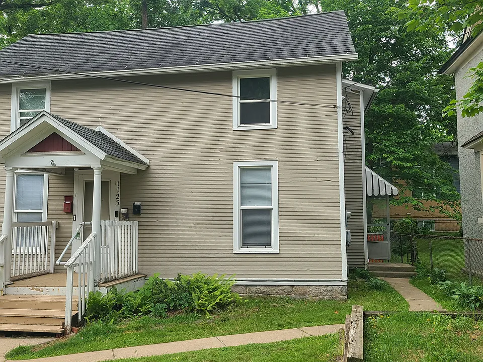1123 Summit Ave #3