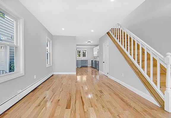 5th image of 11134 148th St