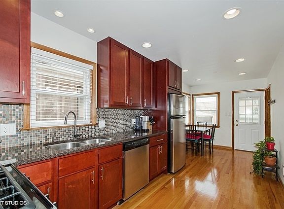 4th image of 6078 N Elston Ave