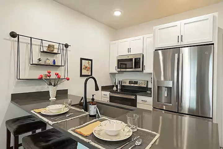1 bed, 557 sqft, $2,250 — Photo 4