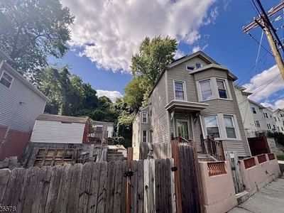 21 Cliff St, Paterson, NJ, 07522