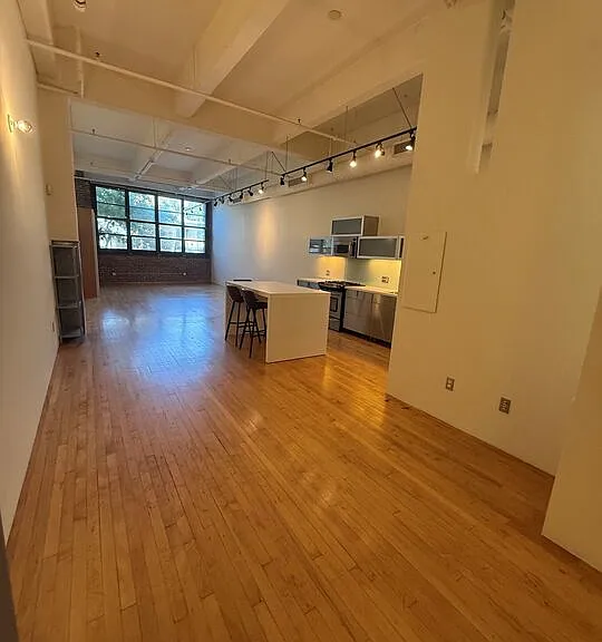 1850 Industrial St #114 — Photo 2