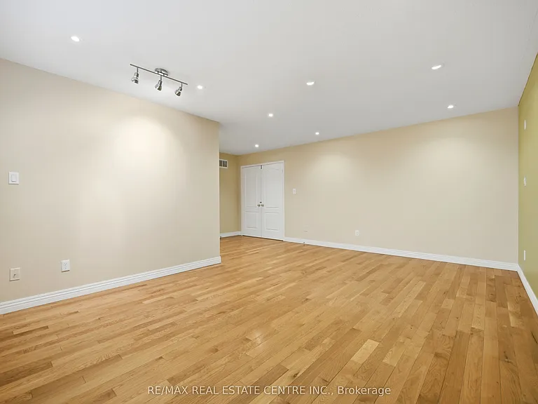 5218 Oscar Peterson Blvd — Photo 29
