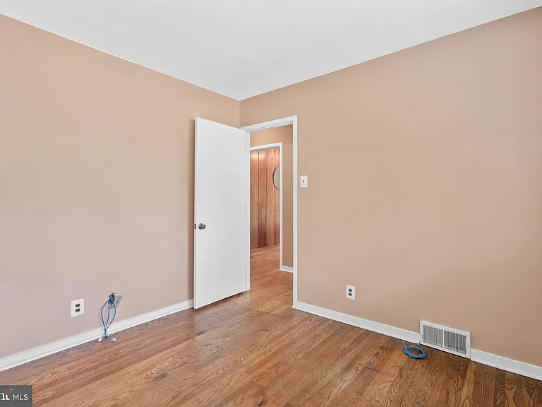 1457 Meetinghouse Rd — Photo 13