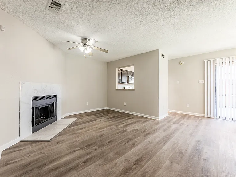 1601 Wynn Joyce Rd — Photo 2