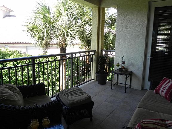 5th image of 907 SE Willoughby Trce #55