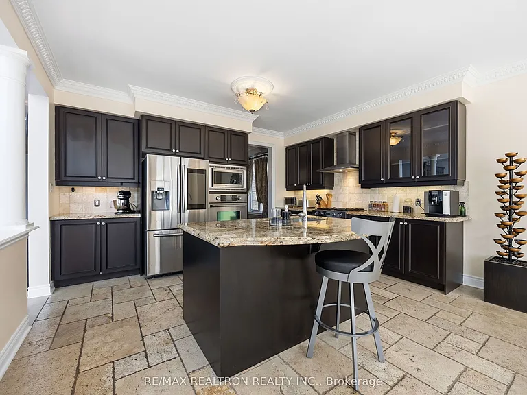 57 Dimarino Dr — Photo 8