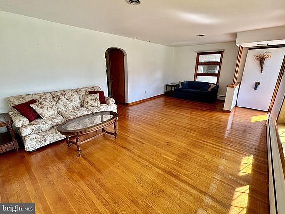 5th image of 1027 Woodland Dr