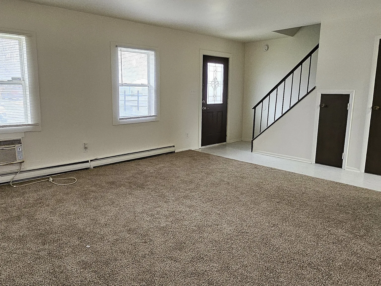 3 bed, 1.5 bath, 1320 sqft, $1,150 — Photo 4