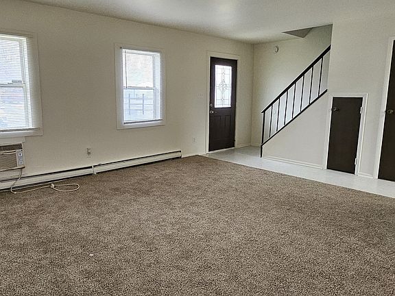 4th image of 8254 Meadowlark Dr