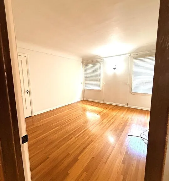 2342 Selby Ave — Photo 17