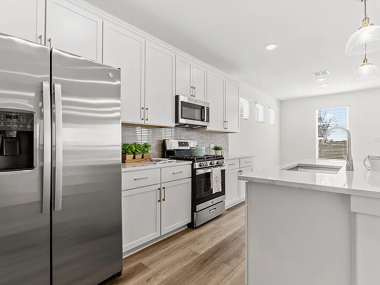 120 Hartson Dr — Photo 1