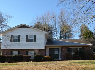 101 Adelphi Rd, Oak Ridge, TN 37830