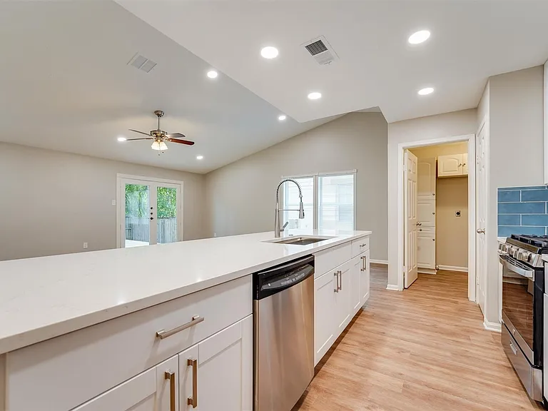 21 E Brookberry Ct — Photo 4