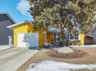 10928 36a Ave NW, Edmonton, AB T6J 0E4