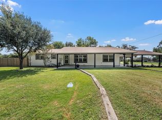 703 E Hackberry St, Lott, TX 76656